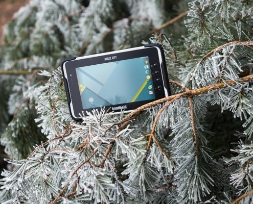 handheld algiz rt7 in winter tree