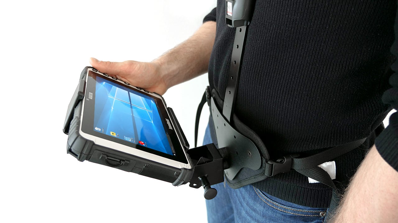 handheld algiz 8x in shoulder carrier