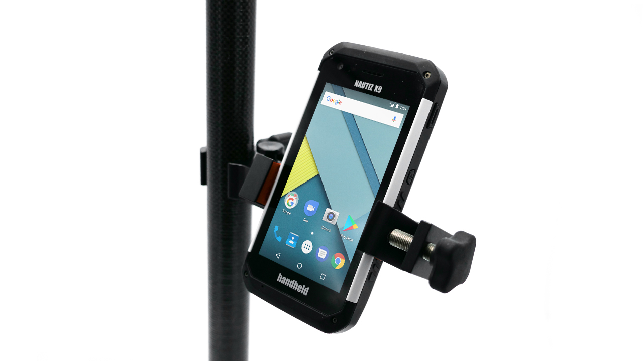 handheld nautiz x9 in pole mount